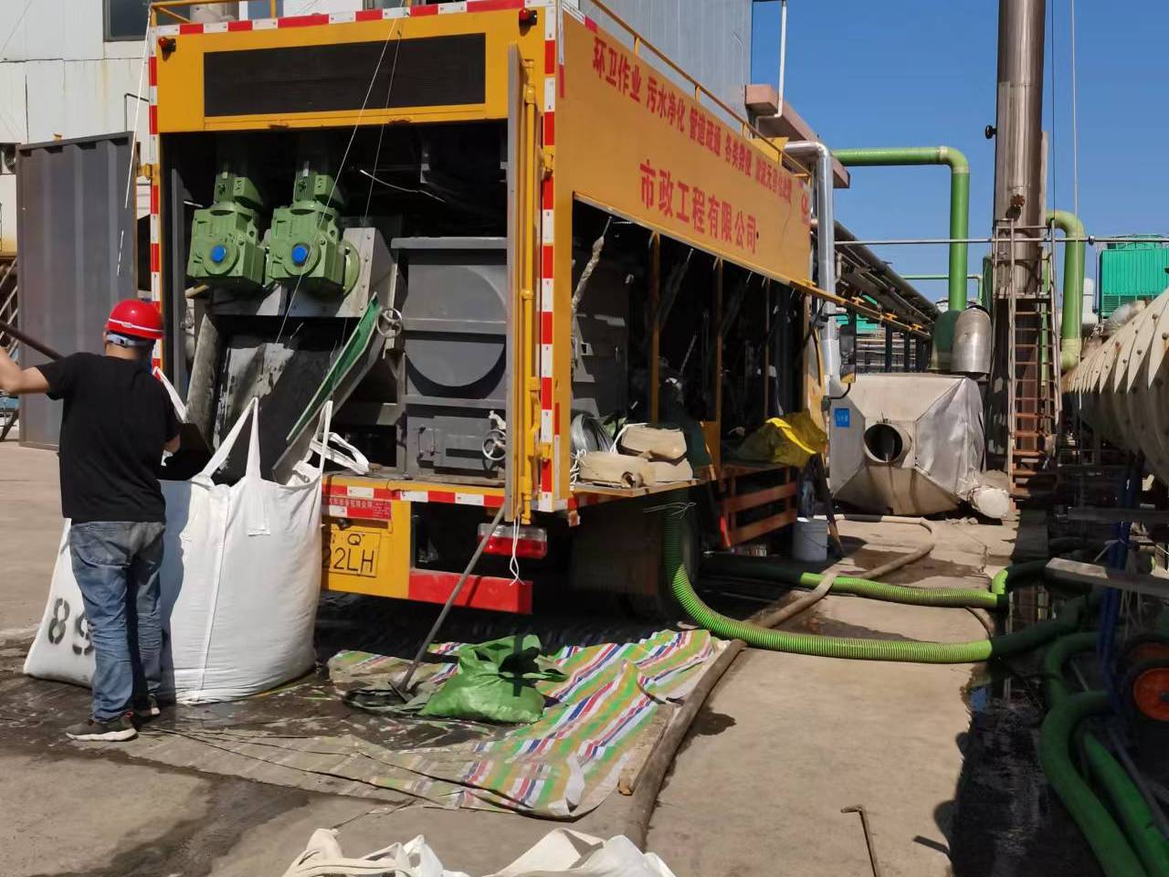 沂南淤泥压干处理